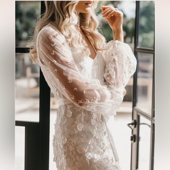 COPY - Le Rose bridal robe, white, size xs, brand new! - Picture 2 of 6